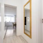 Alure Residences 13 & 24h Self Check-in, Fireplace,private Parking In Front Of The Building Included, New Building, Area With Meadows And Forests