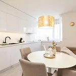 Apartmán Alure Residences 13 & 24h Self Check-in, Fireplace,private Parking In Front Of The Building Included, New Building, Area With Meadows And Forests *