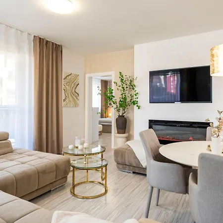 Alure Residences 13 & 24h Self Check-in, Fireplace,private Parking In Front Of The Building Included, New Building, Area With Meadows And Forests Apartman *