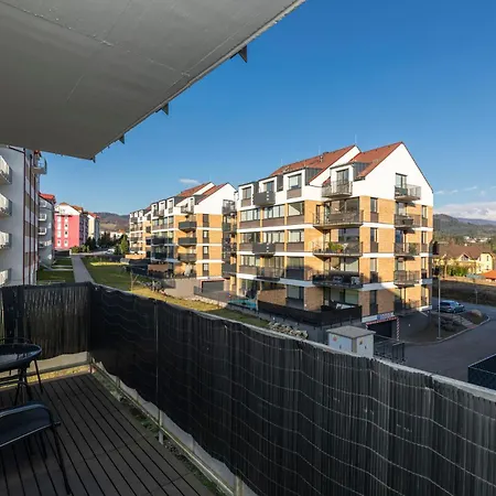 Alure Residences 13 & 24h Self Check-in, Fireplace,private Parking In Front Of The Building Included, New Building, Area With Meadows And Forests Apartmán