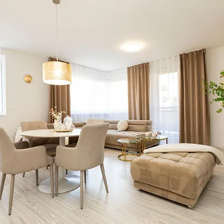 Apartmán Alure Residences 13 & 24h Self Check-in, Fireplace,private Parking In Front Of The Building Included, New Building, Area With Meadows And Forests *