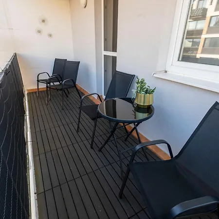 Alure Residences 13 & 24h Self Check-in, Fireplace,private Parking In Front Of The Building Included, New Building, Area With Meadows And Forests Besztercebánya