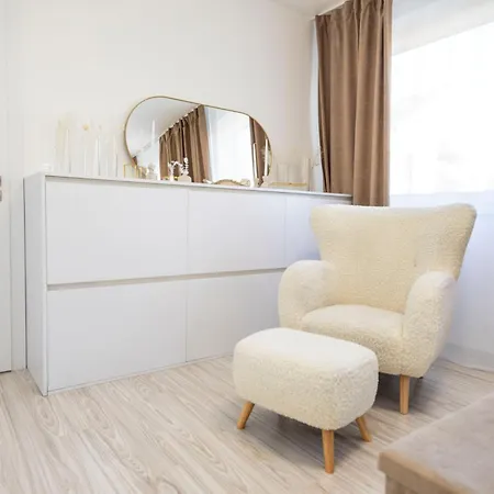 Apartmán Alure Residences 13 & 24h Self Check-in, Fireplace,private Parking In Front Of The Building Included, New Building, Area With Meadows And Forests *