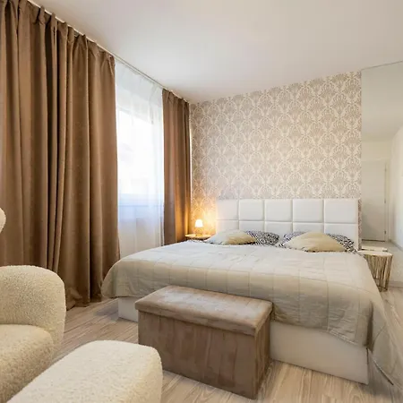 Apartman Alure Residences 13 & 24h Self Check-in, Fireplace,private Parking In Front Of The Building Included, New Building, Area With Meadows And Forests *