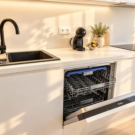 Alure Residences 13 & 24h Self Check-in, Fireplace,private Parking In Front Of The Building Included, New Building, Area With Meadows And Forests Apartmán Banská Bystrica
