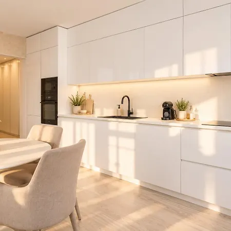 Apartmán Alure Residences 13 & 24h Self Check-in, Fireplace,private Parking In Front Of The Building Included, New Building, Area With Meadows And Forests *