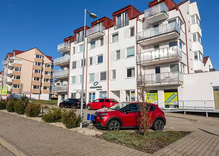 Alure Residences 13 & 24h Self Check-in, Fireplace,private Parking In Front Of The Building Included, New Building, Area With Meadows And Forests Appartement Banská Bystrica