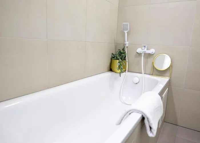 Alure Residences 13 & 24h Self Check-in, Fireplace,private Parking In Front Of The Building Included, New Building, Area With Meadows And Forests