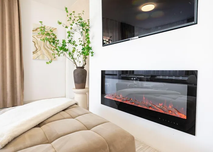 Alure Residences 13 & 24h Self Check-in, Fireplace,private Parking In Front Of The Building Included, New Building, Area With Meadows And Forests Appartement