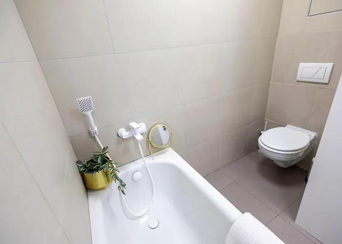 Alure Residences 13 & 24h Self Check-in, Fireplace,private Parking In Front Of The Building Included, New Building, Area With Meadows And Forests Banská Bystrica