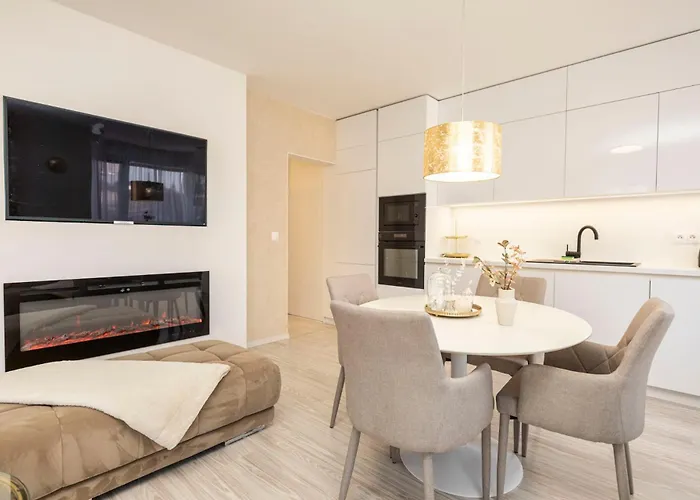 Alure Residences 13 & 24h Self Check-in, Fireplace,private Parking In Front Of The Building Included, New Building, Area With Meadows And Forests Appartement Banská Bystrica